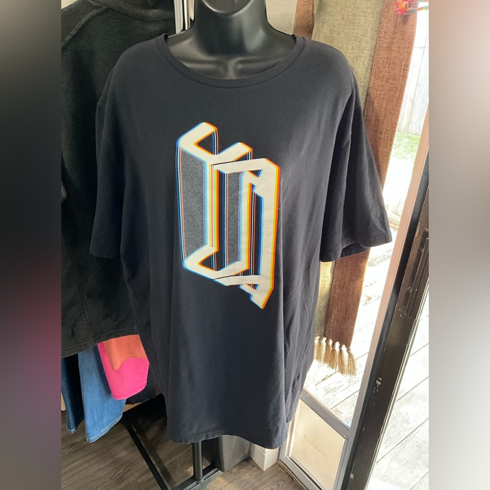 Under Armour tshirt